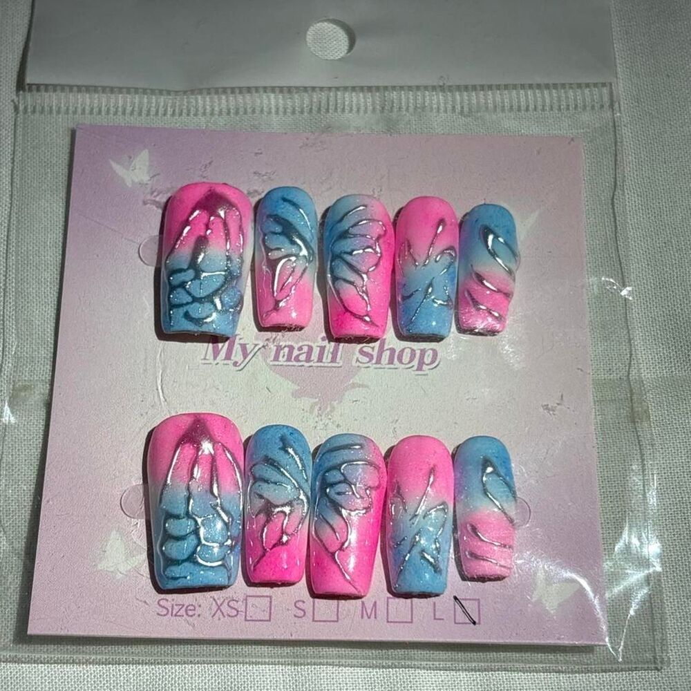 New press-on nail set in size larg